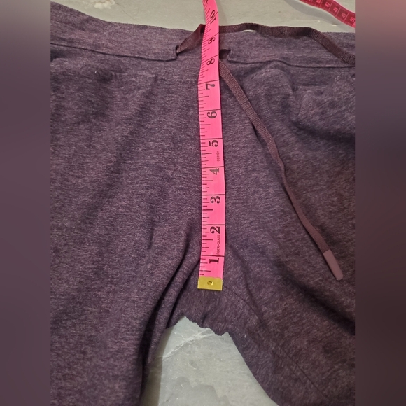 Lululemon Ready To Rulu Pant. 28" Inseam. Heathered Arctic Plum. Size 6. - Picture 5 of 14